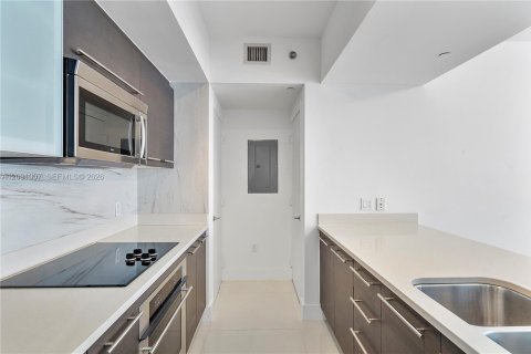 Condo in Miami, Florida, 2 bedrooms  № 2370015 - photo 4