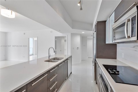 Condo in Miami, Florida, 2 bedrooms  № 2370015 - photo 7