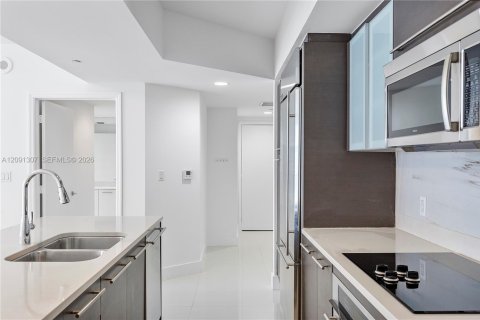 Condo in Miami, Florida, 2 bedrooms  № 2370015 - photo 6