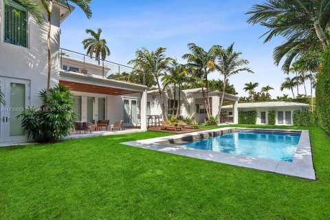 House in Miami Beach, Florida 7 bedrooms, 532.79 sq.m. № 1487667 - photo 6