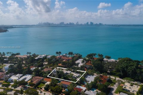 House in Miami Beach, Florida 7 bedrooms, 532.79 sq.m. № 1487667 - photo 1