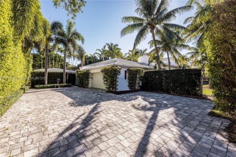 House in Miami Beach, Florida 7 bedrooms, 532.79 sq.m. № 1487667 - photo 5