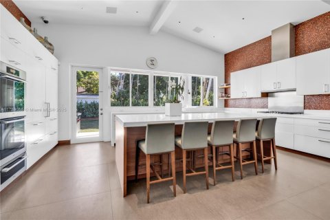 House in Miami Beach, Florida 7 bedrooms, 532.79 sq.m. № 1487667 - photo 12