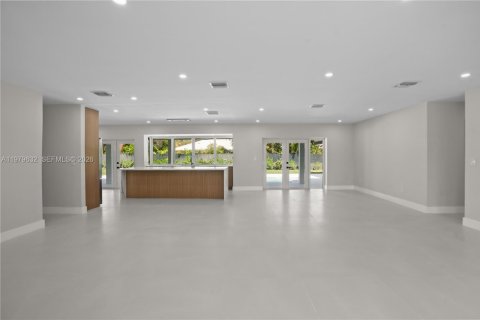 Villa ou maison à vendre à Palmetto Bay, Floride: 4 chambres, 261.24 m2 № 2044380 - photo 7