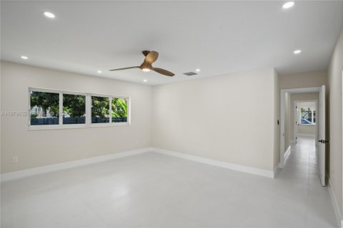 Villa ou maison à vendre à Palmetto Bay, Floride: 4 chambres, 261.24 m2 № 2044380 - photo 23