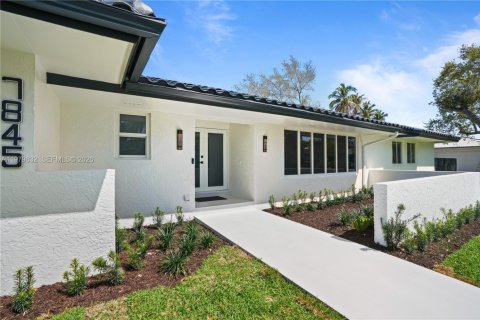 Villa ou maison à vendre à Palmetto Bay, Floride: 4 chambres, 261.24 m2 № 2044380 - photo 4