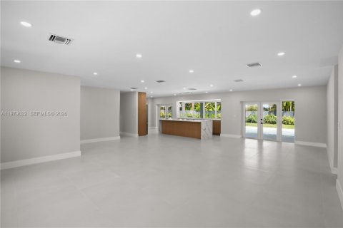 Villa ou maison à vendre à Palmetto Bay, Floride: 4 chambres, 261.24 m2 № 2044380 - photo 5