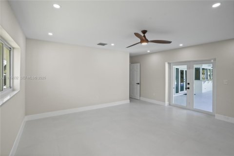 Villa ou maison à vendre à Palmetto Bay, Floride: 4 chambres, 261.24 m2 № 2044380 - photo 22