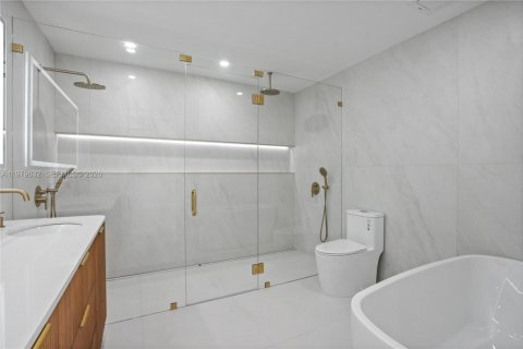 Villa ou maison à vendre à Palmetto Bay, Floride: 4 chambres, 261.24 m2 № 2044380 - photo 24