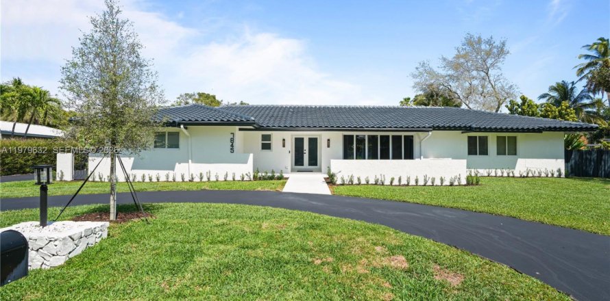 Villa ou maison à Palmetto Bay, Floride 4 chambres, 261.24 m2 № 2044380