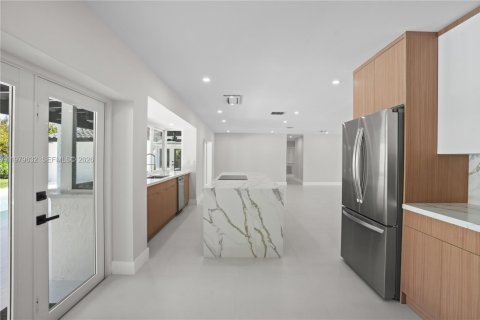 Villa ou maison à vendre à Palmetto Bay, Floride: 4 chambres, 261.24 m2 № 2044380 - photo 12