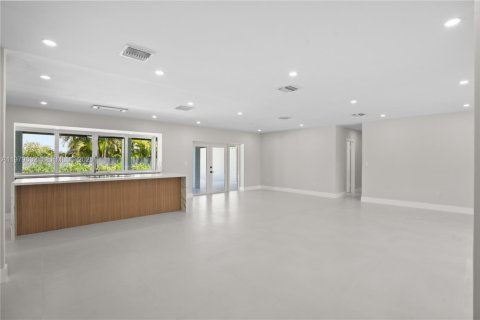 Villa ou maison à vendre à Palmetto Bay, Floride: 4 chambres, 261.24 m2 № 2044380 - photo 6