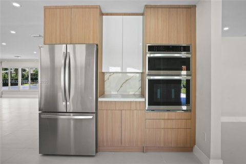 Villa ou maison à vendre à Palmetto Bay, Floride: 4 chambres, 261.24 m2 № 2044380 - photo 15