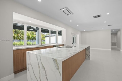 Villa ou maison à vendre à Palmetto Bay, Floride: 4 chambres, 261.24 m2 № 2044380 - photo 9
