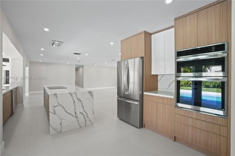 Villa ou maison à vendre à Palmetto Bay, Floride: 4 chambres, 261.24 m2 № 2044380 - photo 10