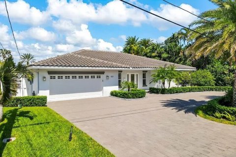 House in Boca Raton, Florida 4 bedrooms, 207.17 sq.m. № 2177826 - photo 2