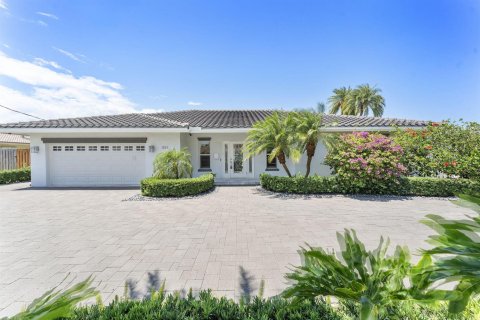 House in Boca Raton, Florida 4 bedrooms, 207.17 sq.m. № 2177826 - photo 3