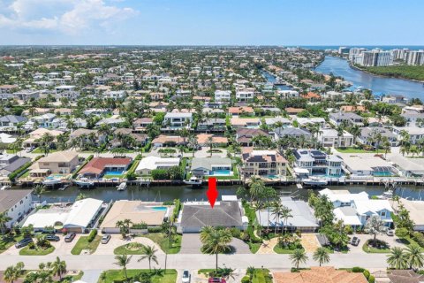 House in Boca Raton, Florida 4 bedrooms, 207.17 sq.m. № 2177826 - photo 13