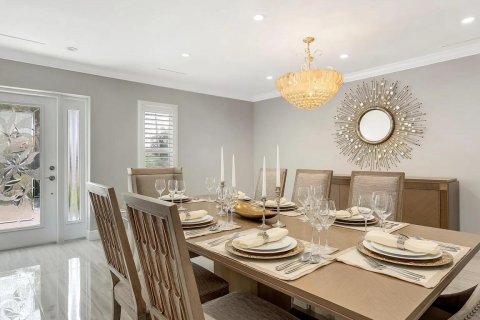 House in Boca Raton, Florida 4 bedrooms, 207.17 sq.m. № 2177826 - photo 8
