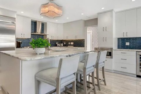 House in Boca Raton, Florida 4 bedrooms, 207.17 sq.m. № 2177826 - photo 5