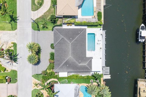 House in Boca Raton, Florida 4 bedrooms, 207.17 sq.m. № 2177826 - photo 23