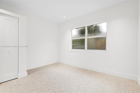 Casa en alquiler en Miami, Florida, 4 dormitorios, 127.37 m2 № 1896358 - foto 16