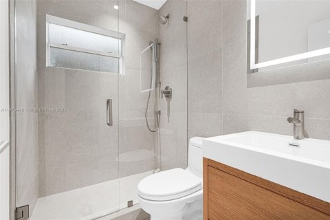 Casa en alquiler en Miami, Florida, 4 dormitorios, 127.37 m2 № 1896358 - foto 30