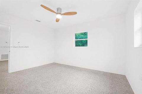 Casa en alquiler en Miami, Florida, 4 dormitorios, 127.37 m2 № 1896358 - foto 29