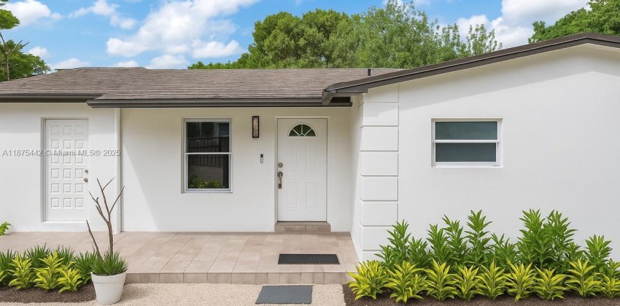 Casa en Miami, Florida 4 dormitorios, 127.37 m2 № 1896358