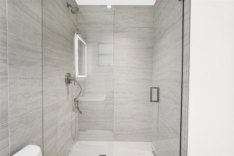 Casa en alquiler en Miami, Florida, 4 dormitorios, 127.37 m2 № 1896358 - foto 27