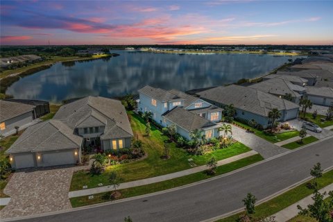 Villa ou maison à vendre à Sarasota, Floride: 3 chambres, 325.99 m2 № 1634015 - photo 2