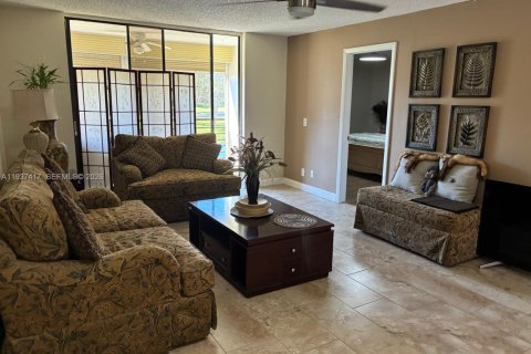 Condo in Sunrise, Florida, 2 bedrooms № 1995667 - photo 4