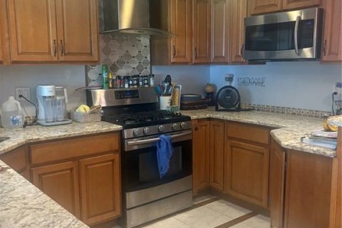 House in New Port Richey, Florida 2 bedrooms, 80.27 sq.m. № 1852771 - photo 5