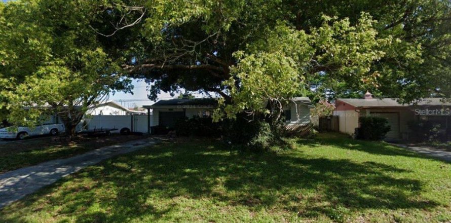 House in New Port Richey, Florida 2 bedrooms, 80.27 sq.m. № 1852771