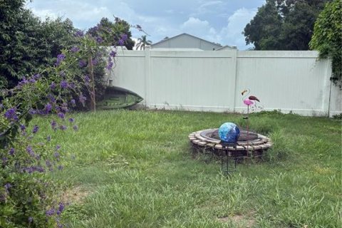House in New Port Richey, Florida 2 bedrooms, 80.27 sq.m. № 1852771 - photo 11