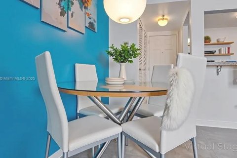 Condominio en venta en Miami Beach, Florida, 1 dormitorio, 47.38 m2 № 1891613 - foto 2