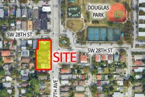 Propiedad comercial en venta en Miami, Florida № 2052413 - foto 6
