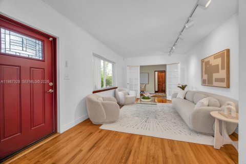 Casa en venta en Miami, Florida, 3 dormitorios, 208.94 m2 № 2065010 - foto 5