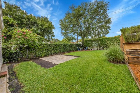 Casa en venta en Miami, Florida, 3 dormitorios, 208.94 m2 № 2065010 - foto 28