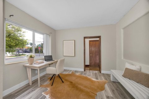 Casa en venta en Miami, Florida, 3 dormitorios, 208.94 m2 № 2065010 - foto 13