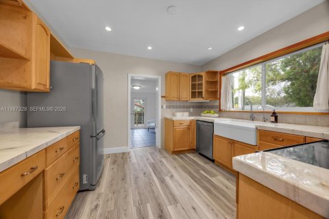 Casa en venta en Miami, Florida, 3 dormitorios, 208.94 m2 № 2065010 - foto 8
