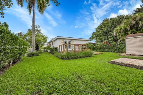 Casa en venta en Miami, Florida, 3 dormitorios, 208.94 m2 № 2065010 - foto 26