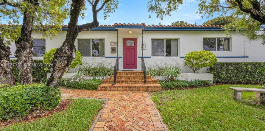 Casa en Miami, Florida 3 dormitorios, 208.94 m2 № 2065010