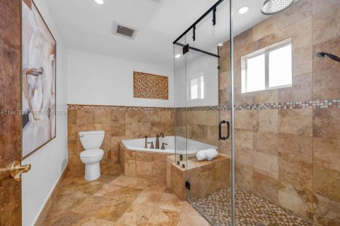 Casa en venta en Miami, Florida, 3 dormitorios, 208.94 m2 № 2065010 - foto 18