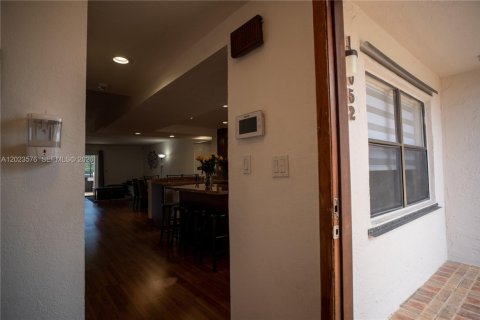 Copropriété à vendre à Doral, Floride: 2 chambres, 129.32 m2 № 2084824 - photo 2
