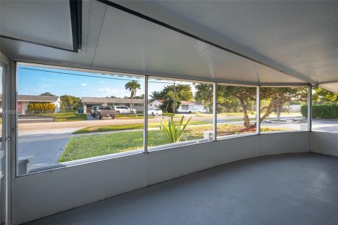 Casa en venta en Sunrise, Florida, 2 dormitorios, 136.47 m2 № 1988283 - foto 28