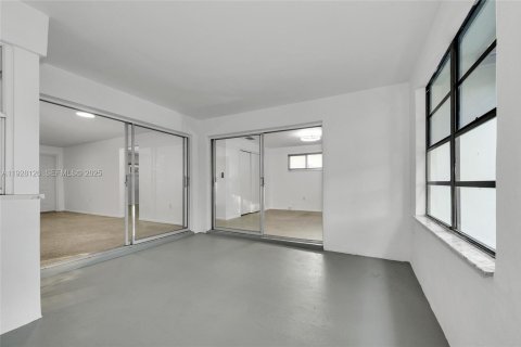 Casa en venta en Sunrise, Florida, 2 dormitorios, 136.47 m2 № 1988283 - foto 12