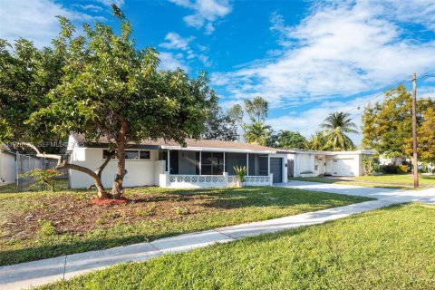 Casa en venta en Sunrise, Florida, 2 dormitorios, 136.47 m2 № 1988283 - foto 16
