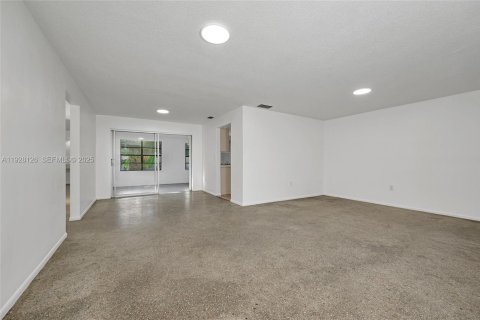 Casa en venta en Sunrise, Florida, 2 dormitorios, 136.47 m2 № 1988283 - foto 29