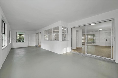 Casa en venta en Sunrise, Florida, 2 dormitorios, 136.47 m2 № 1988283 - foto 8